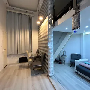 Roland Downtown - Akacfa Apartment Budapest
