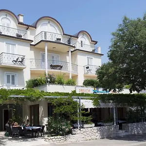 https://pansion-maestral.primorje-gorskikotar.com